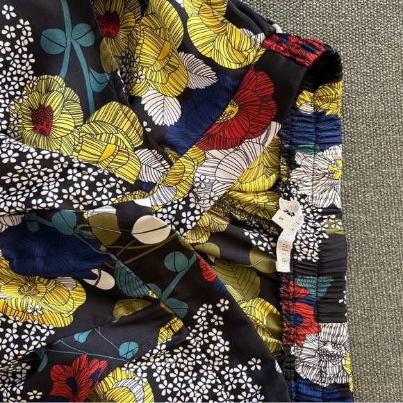 Floral Patterned Pants - Picture 3 of 5